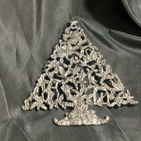 Vintage Christmas Tree metal trivet, hot plate, wall hanging - Picture 5 of 13